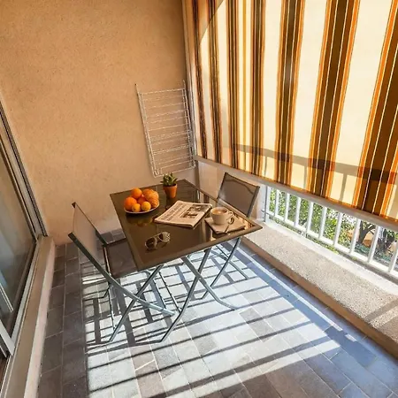 Bateau La Yourhosthelper Apartman